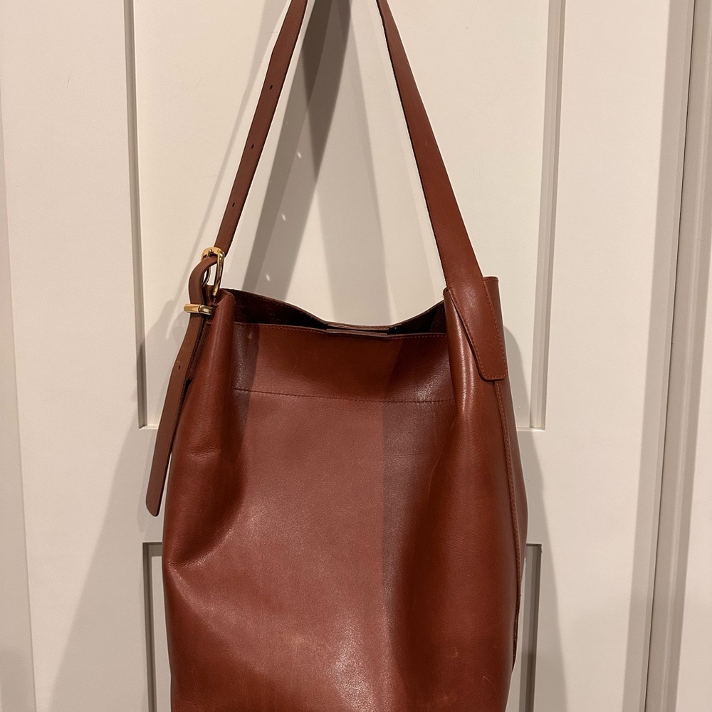Madewell The Essential Bucket Tote